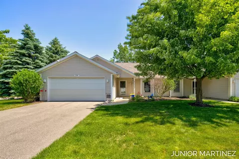 2944 Willow Ter #56, Holland, MI 49424