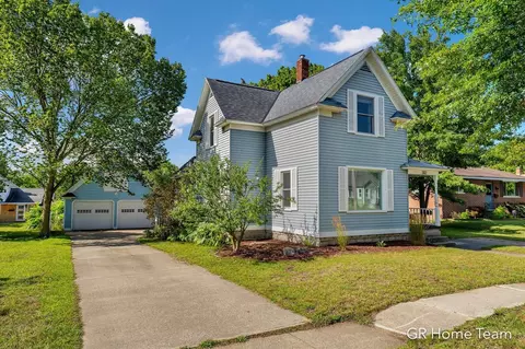 302 River, Spring Lake, MI 49456
