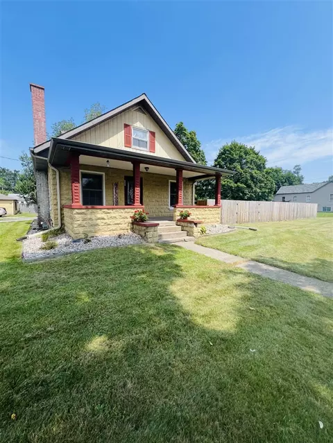 542 W May, Belding, MI 48809 photo 3