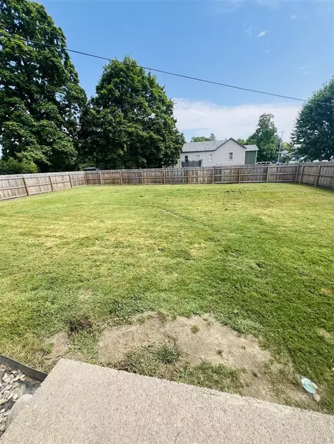 542 W May, Belding, MI 48809 photo 8