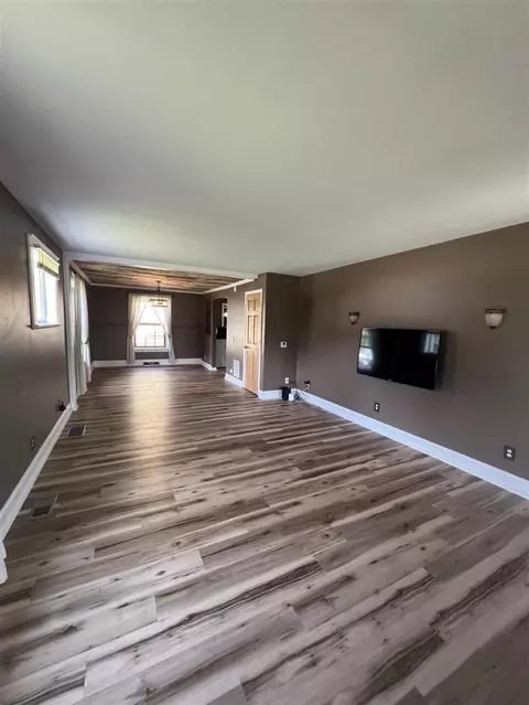 542 W May, Belding, MI 48809 photo 25