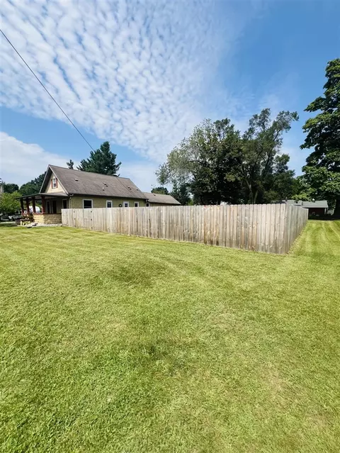 542 W May, Belding, MI 48809 photo 6