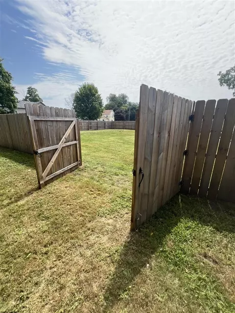 542 W May, Belding, MI 48809 photo 9