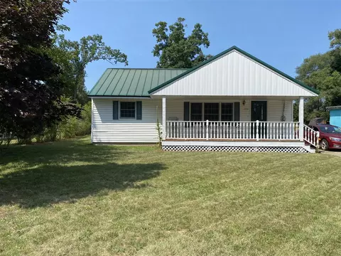 1375 Pine Hl, White Cloud, MI 49349