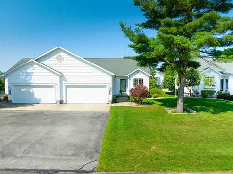 5695 Copper Sands, Fruitport, MI 49415
