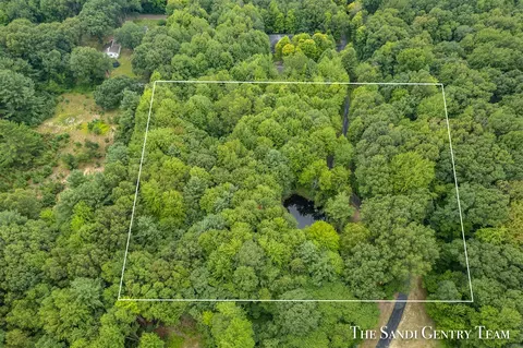 0 Hidden Cv, Fruitport, MI 49415