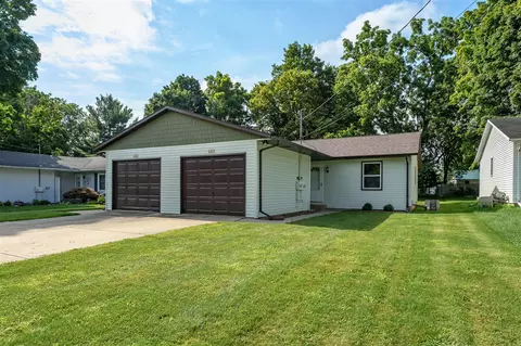 636 E Cass, Schoolcraft, MI 49087 photo 2
