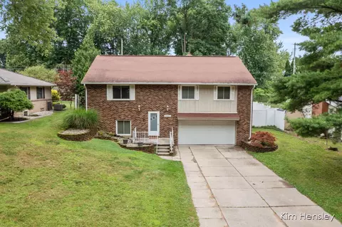 1819 Fulton, Grand Rapids, MI 49504