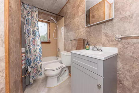 584 E Willis, Saline, MI 48176 photo 24