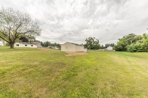 584 E Willis, Saline, MI 48176 photo 4