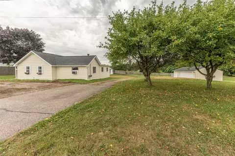 584 E Willis, Saline, MI 48176