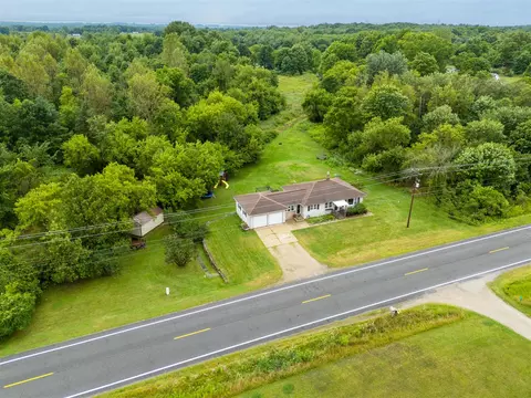798 W 120th, Grant, MI 49327 photo 3
