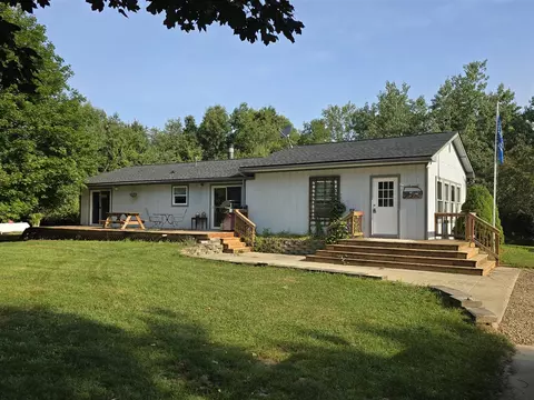 17755 Sharon Holw, Manchester, MI 48158
