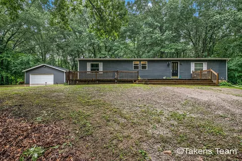 16580 Whispering Oaks, Kent City, MI 49330