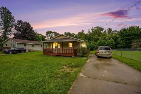 710 E St Joseph, Paw Paw, MI 49079