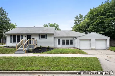 744 Curtis, Grand Rapids, MI 49505