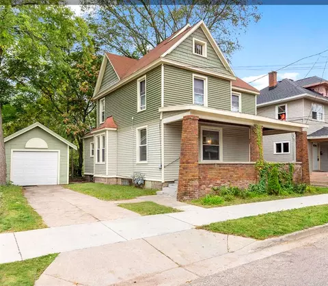 743 Neland, Grand Rapids, MI 49506