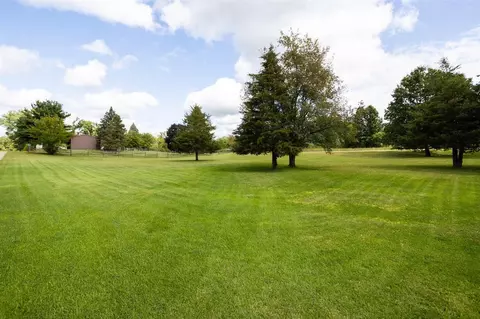 61 Pamawa, Brooklyn, MI 49230