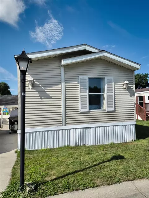 3302 Lassie Dr #135, Alma, MI 48801