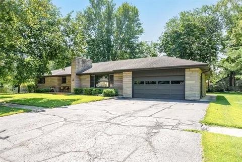 710 Pine, Paw Paw, MI 49079