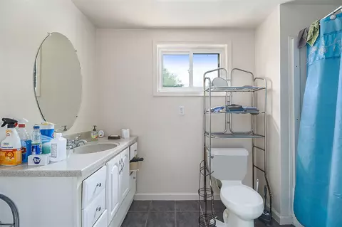 Bath - 1420 E Maxlow, Hazel Park, MI 48030 photo 3 of 3