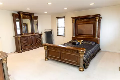 Bedroom - 1420 E Maxlow, Hazel Park, MI 48030 photo 2 of 3