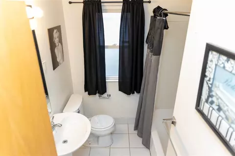 Bath - 1420 E Maxlow, Hazel Park, MI 48030 photo 1 of 3
