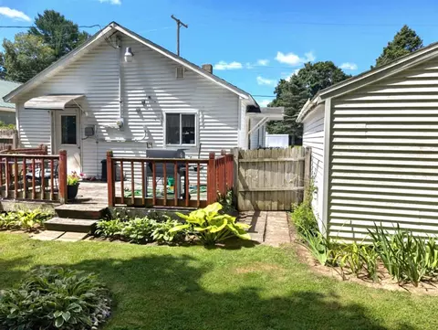 812 N Cherry, Evart, MI 49631 photo 4