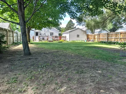 812 N Cherry, Evart, MI 49631 photo 2