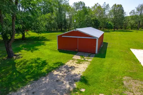 28 118th, Shelbyville, MI 49344