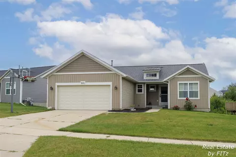 915 Green Mdws, Middleville, MI 49333