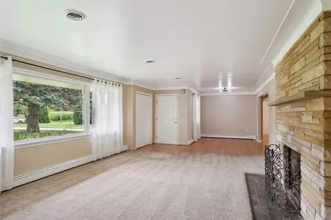 Living - 8847 Plank, Maybee, MI 48159 photo 4 of 7
