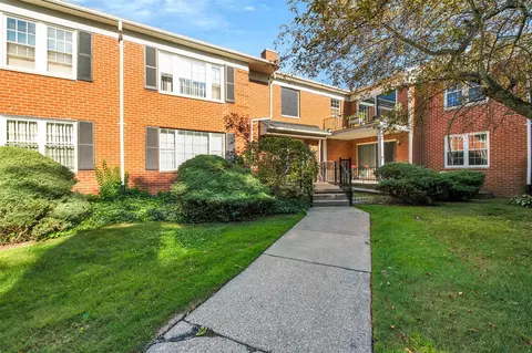 27654 Echo #133, Farmington Hills, MI 48334