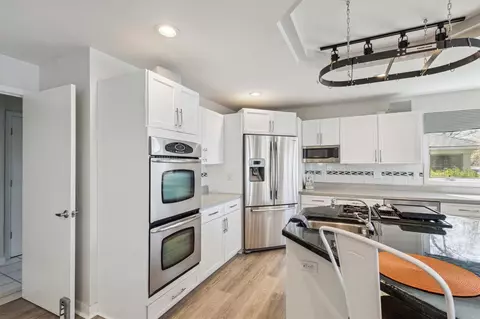 Kitchen - 462 E Gull Lk, Augusta, MI 49012 photo 3 of 6