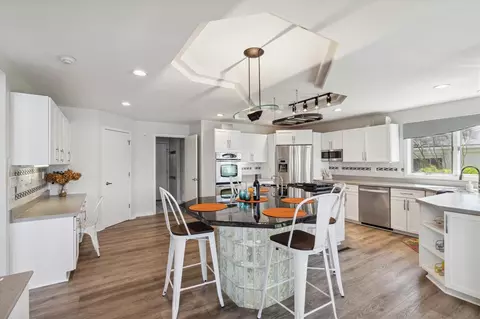 Kitchen - 462 E Gull Lk, Augusta, MI 49012 photo 1 of 6