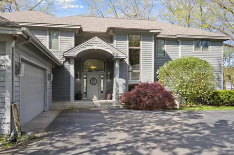 Exterior - 462 E Gull Lk, Augusta, MI 49012 photo 3 of 14