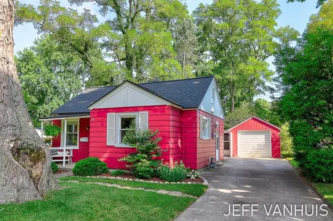 15 E 26th, Holland, MI 49423