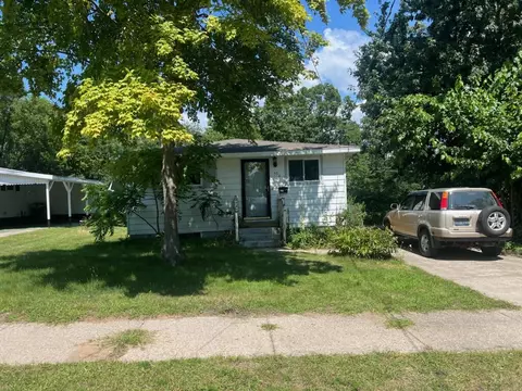 592 Adams, Muskegon, MI 49442