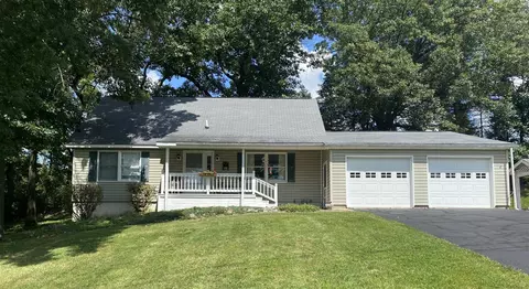 2056 Earl, Hillsdale, MI 49242