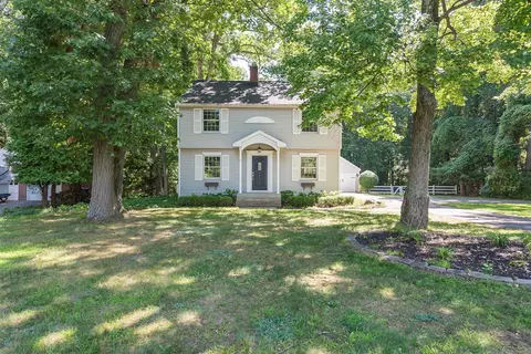 160 Forest Hl, Grand Rapids, MI 49546