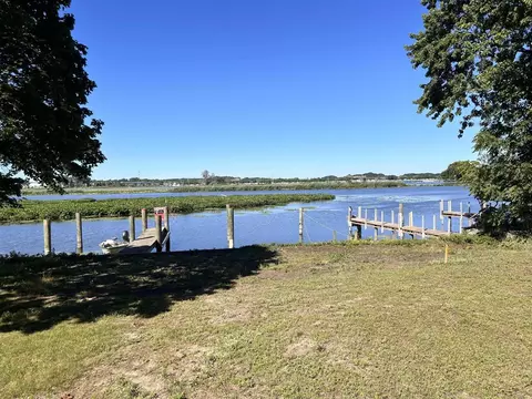 V/W E Ann #6, Spring Lake, MI 49456