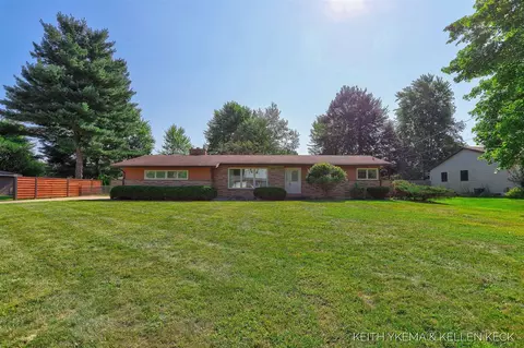 1490 Sierra, Grand Rapids, MI 49534