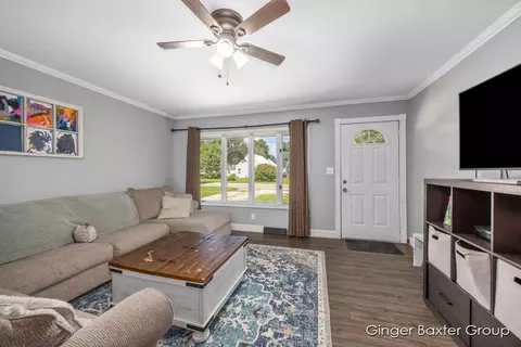 227 Brown, Belding, MI 48809 photo 4