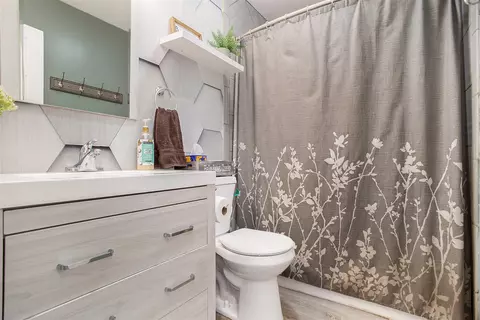 Bath - 774 Glenview, Plainwell, MI 49080 photo 1 of 1