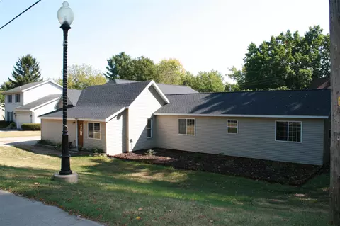 2960 W John Beers, Stevensville, MI 49127