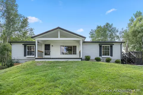 15627 24th, Marne, MI 49435