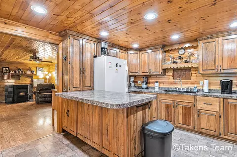 Kitchen - 5494 W Wingleton, Baldwin, MI 49304 photo 1 of 3