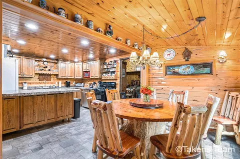 Dining - 5494 W Wingleton, Baldwin, MI 49304 photo 1 of 2