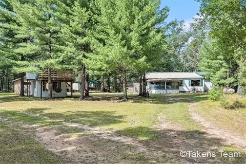 5494 W Wingleton, Baldwin, MI 49304
