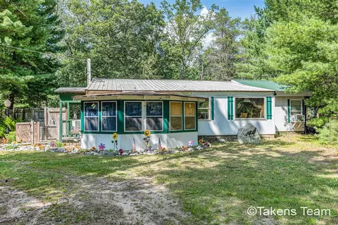 Exterior - 5494 W Wingleton, Baldwin, MI 49304 photo 3 of 10